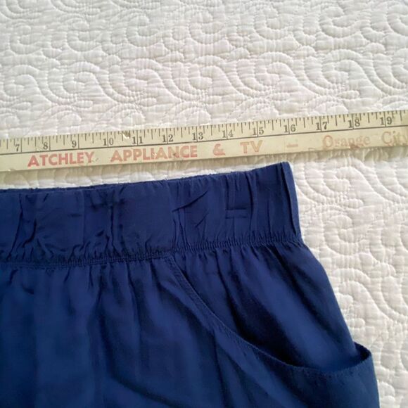 Old Navy Blue Mini Skirt M Elastic Waist Casual 2 Pockets - Picture 5 of 9